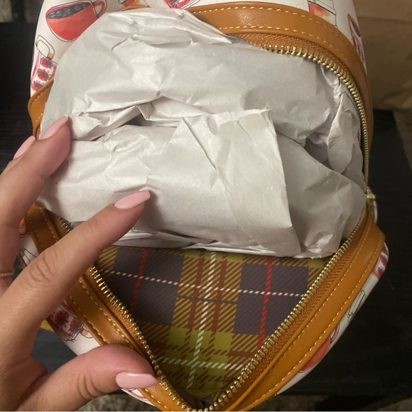 WB Studios Exclusive Rare Gilmore Girls Luke’s Diner Mini Backpack By Loungefly - Picture 6 of 11